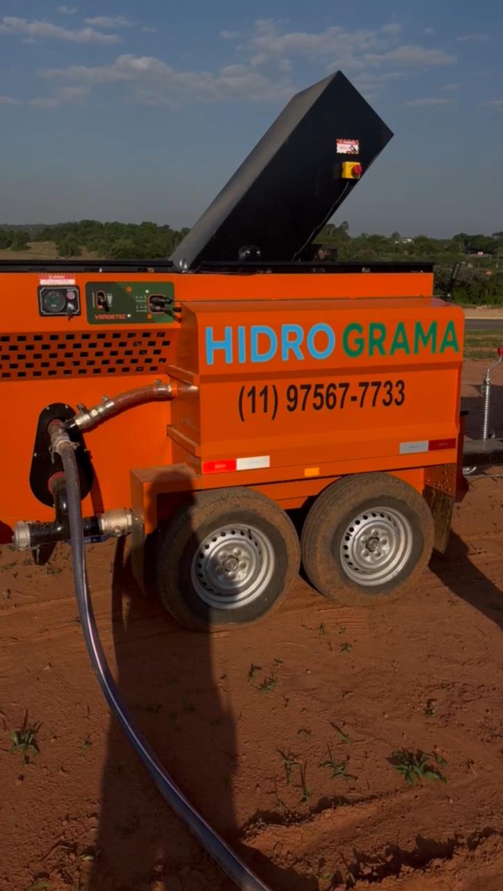 Equipamento Hidrograma — hidrossemeadora pronta para aplicação